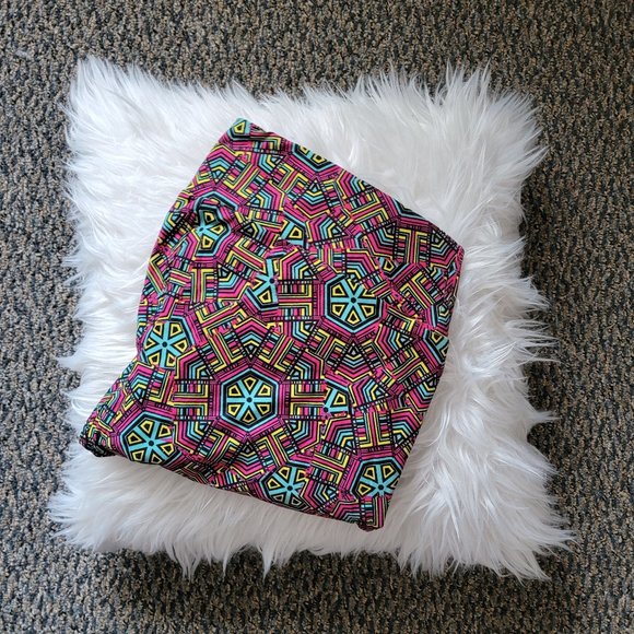 Tall and Curvy LuLaRoe Pink Yellow Blue Geometric Buttery Soft Leggings XXL - Picture 14 of 15
